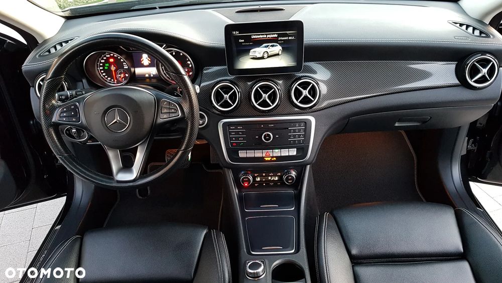 Mercedes-Benz GLA 180 7G-DCT AMG Line - 8