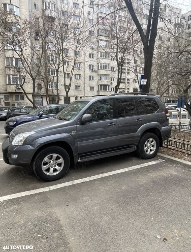 Toyota Land Cruiser - 4