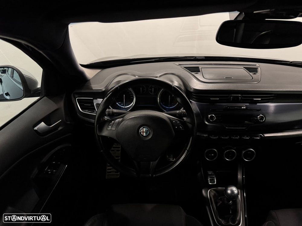 Alfa Romeo Giulietta 1.6 JTDm Distinctive - 8