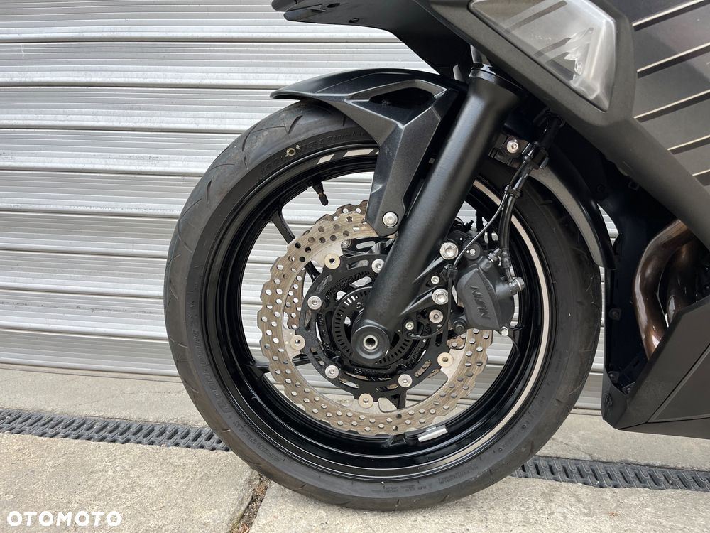 Kawasaki Ninja - 32
