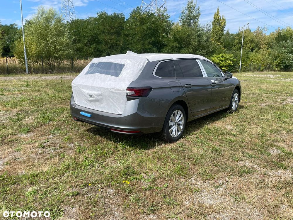 Skoda Superb 2.0 TDI SCR Selection DSG - 4