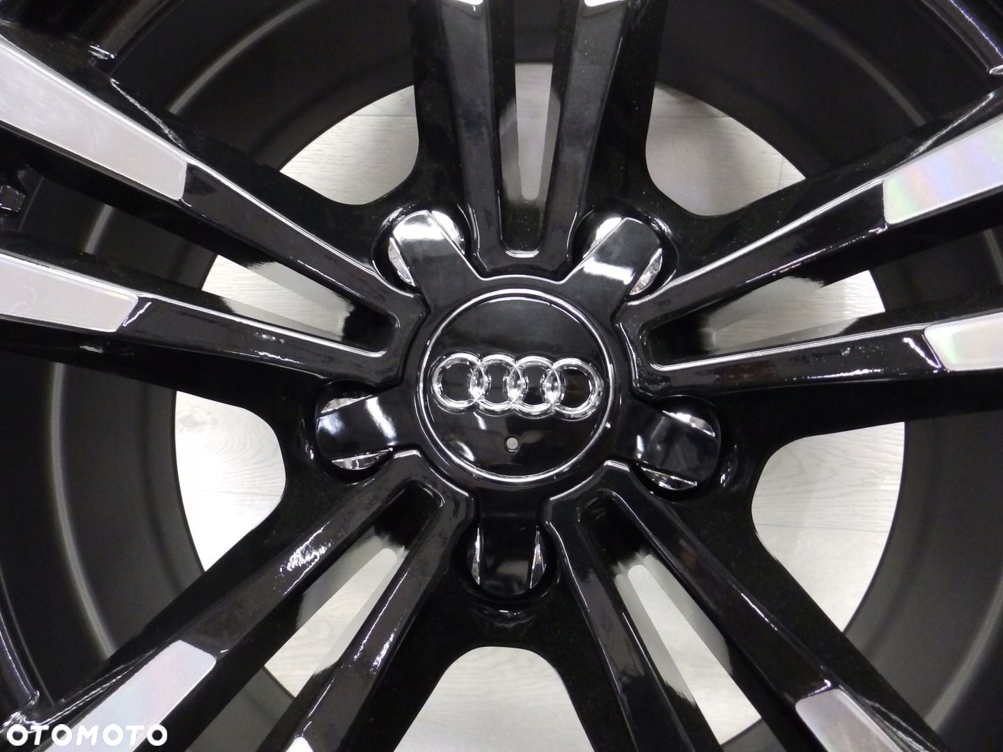 Felgi Audi A3 S-Line 8V0 7.5Jx18H2 Et51 5x112 - 4