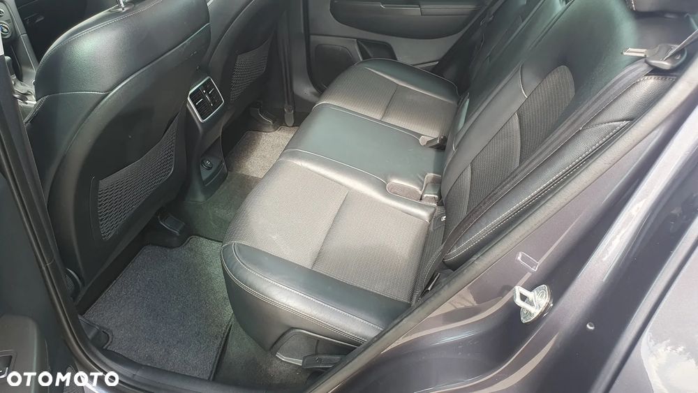 Kia Sportage 1.7 CRDI 2WD ISG Spirit - 9