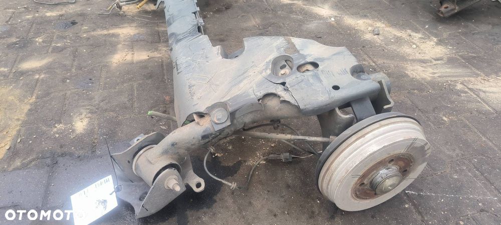 BELKA / SANKI TYŁ RENAULT CLIO IV - 2