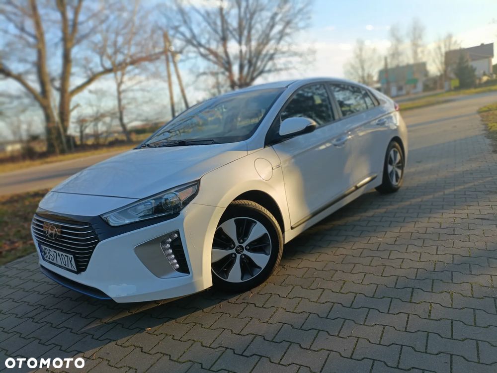 Hyundai IONIQ - 1