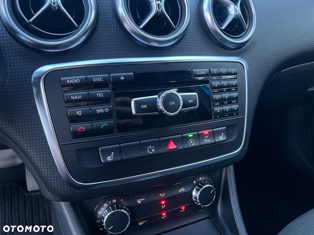 Mercedes-Benz Klasa A 180 7G-DCT AMG Line - 17