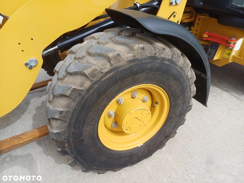 Caterpillar 906M - 17