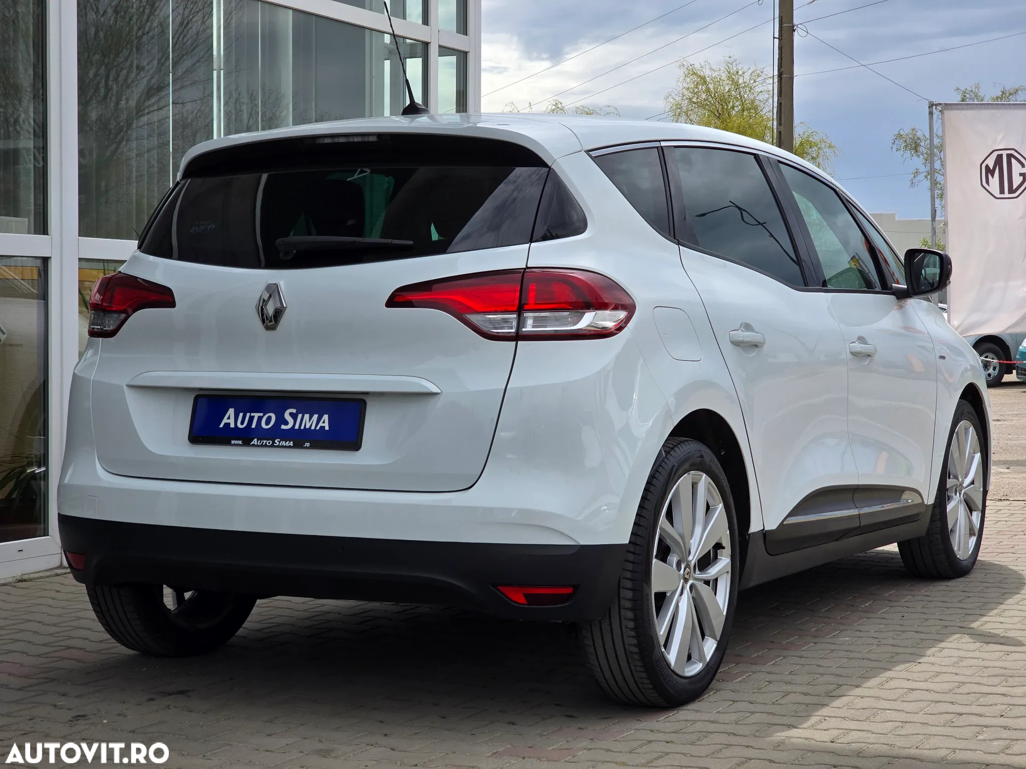 Renault Scenic BLUE dCi 120 LIMITED - 7