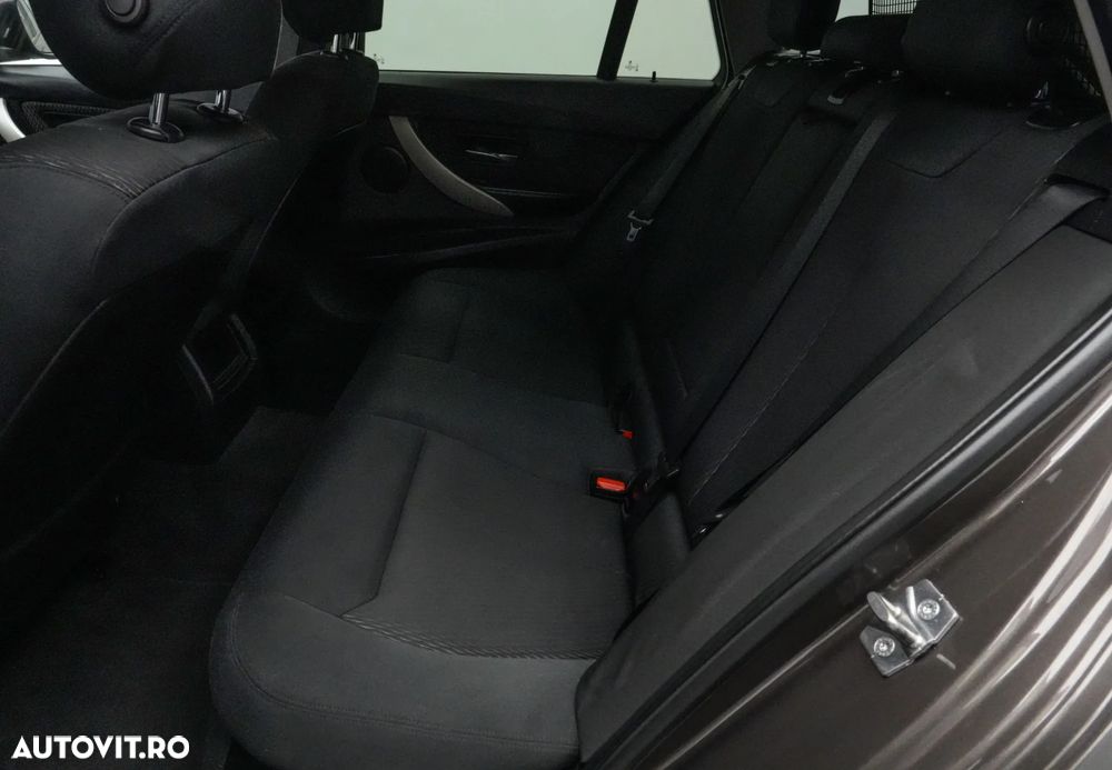 BMW Seria 3 318d Blue Performance Modern Line - 14