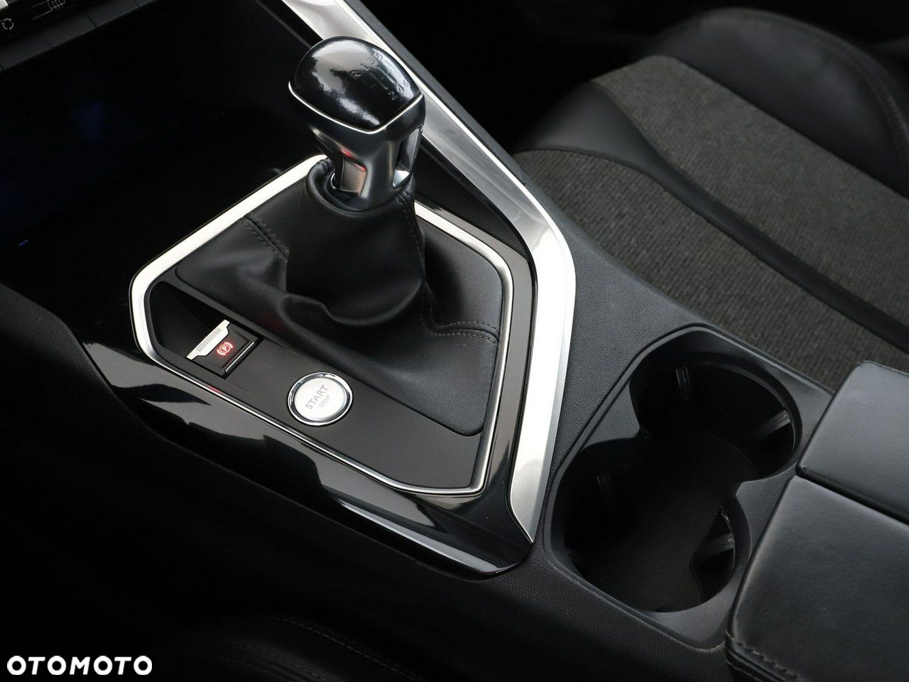 Peugeot 3008 1.2 PureTech Allure - 27