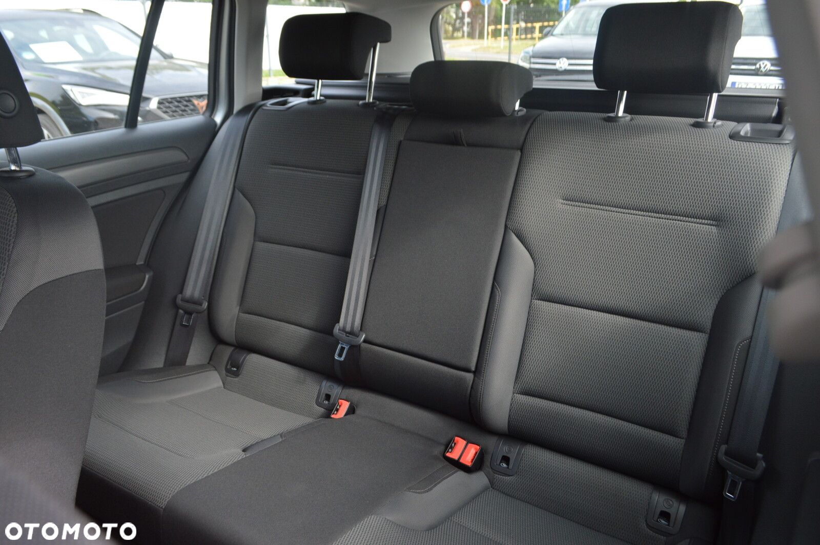 Volkswagen Golf - 10
