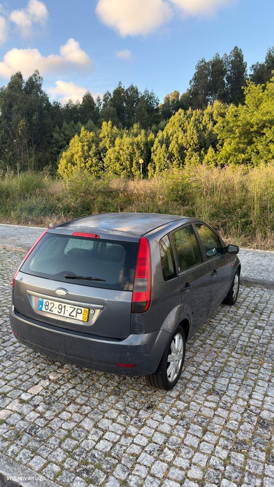 Ford Fiesta 1.25 Ghia - 7