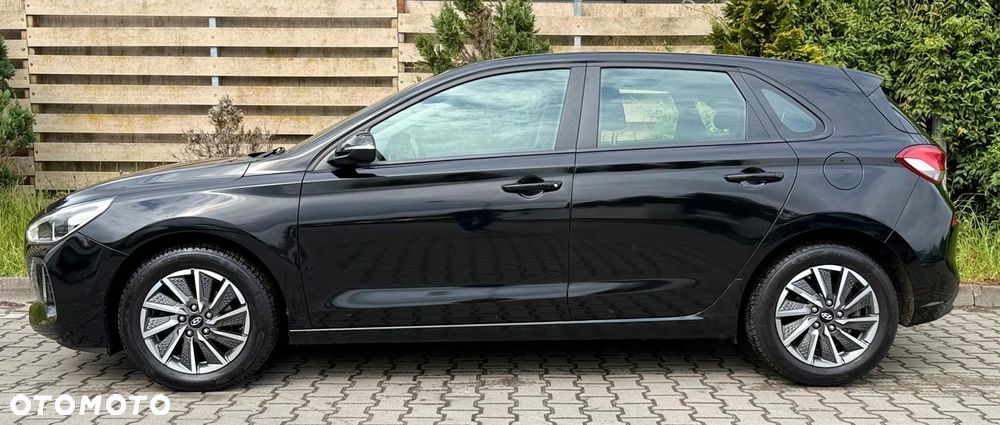 Hyundai i30 blue 1.4 Style - 14