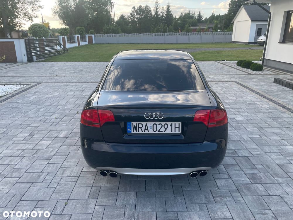 Audi A4 Limousine - 15