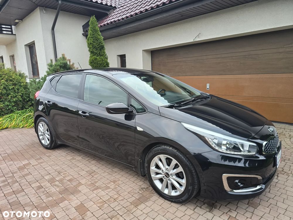 Kia Ceed - 12