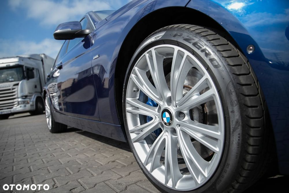 BMW Seria 3 320d Luxury Line - 6