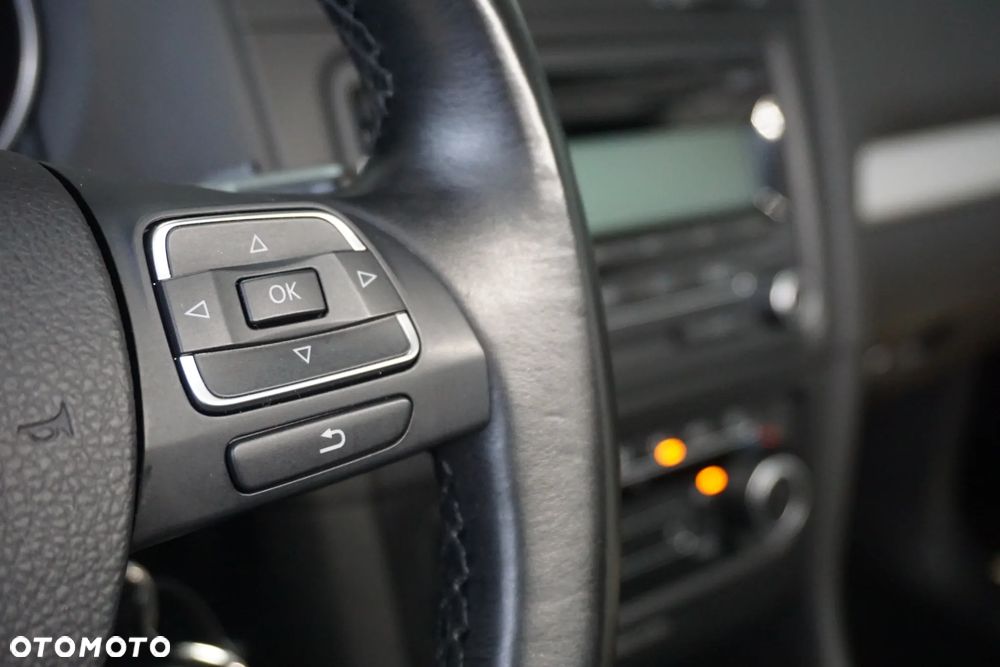 Volkswagen Golf 2.0 TDI DPF Highline - 31