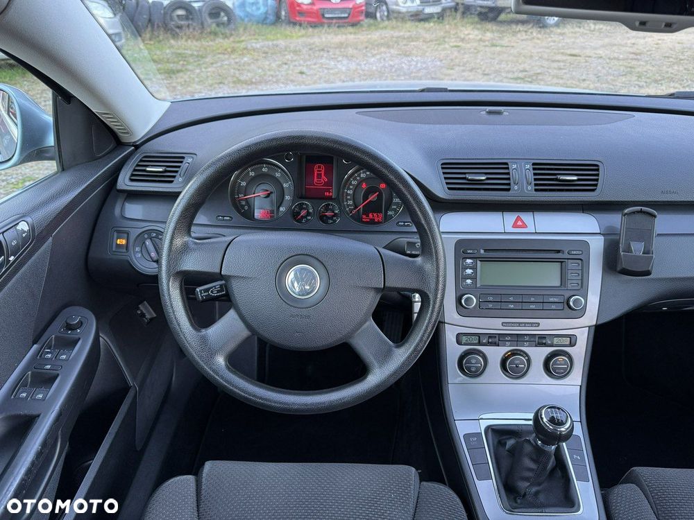 Volkswagen Passat - 26