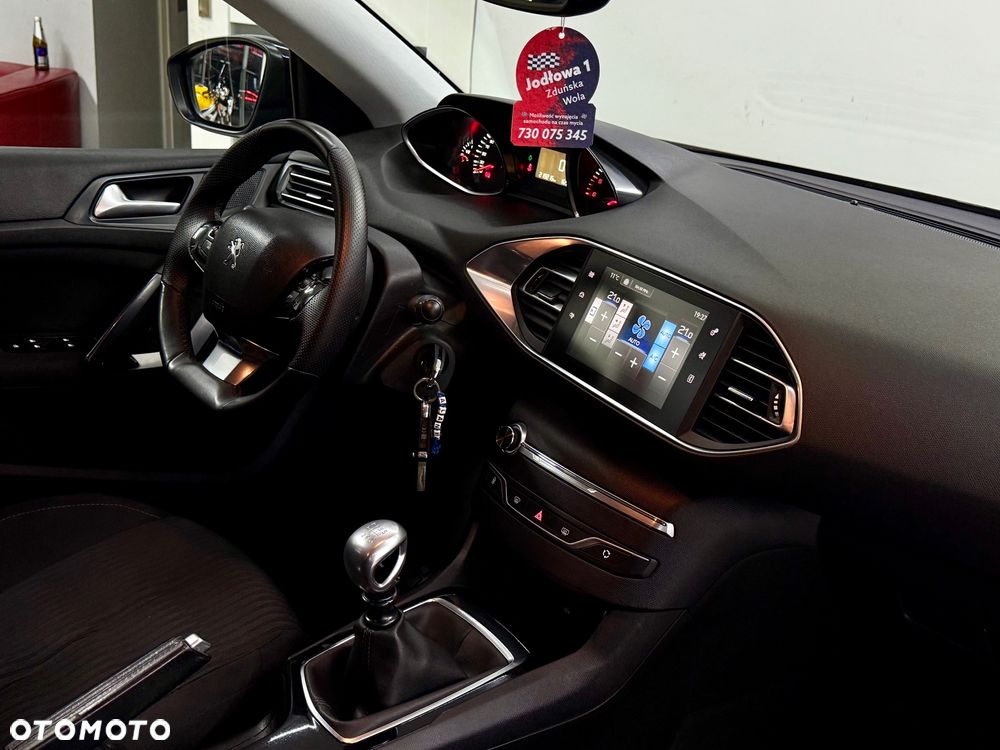 Peugeot 308 1.6 BlueHDi Allure S&S - 5