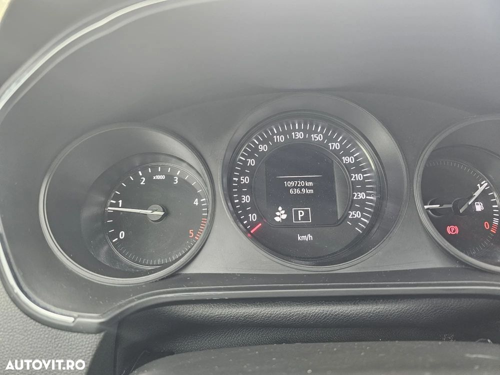 Renault Megane BLUE dCi EDC Limited - 6