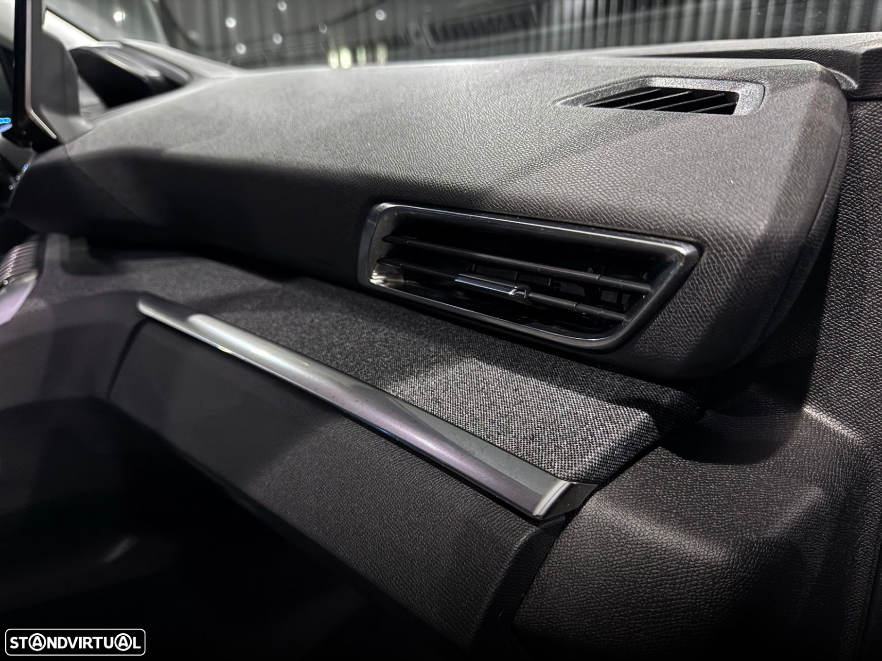 Peugeot 3008 1.5 BlueHDi Allure Pack EAT8 - 36