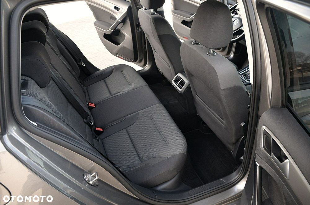 Volkswagen Golf - 20