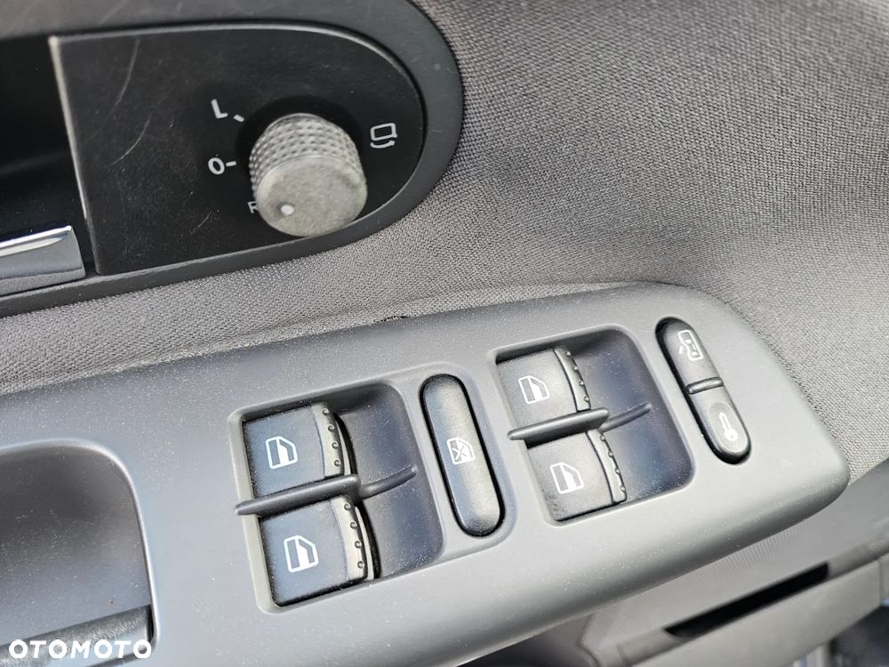 Seat Alhambra 2.0 TDI DPF Ecomotive - 11