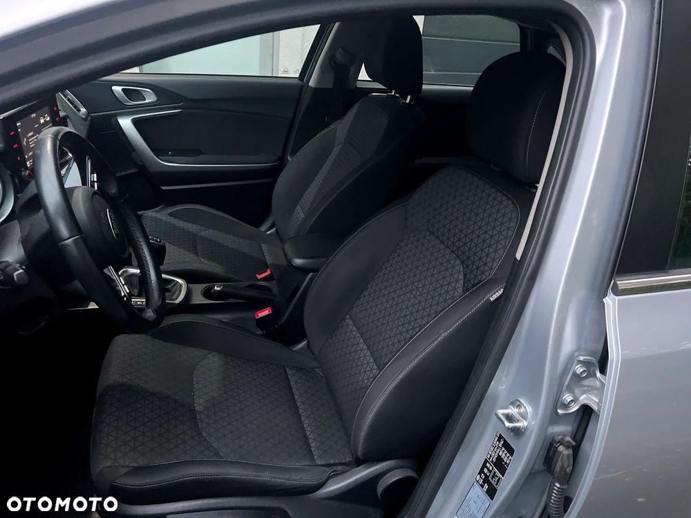 Kia Ceed 1.6 CRDi SCR M - 11
