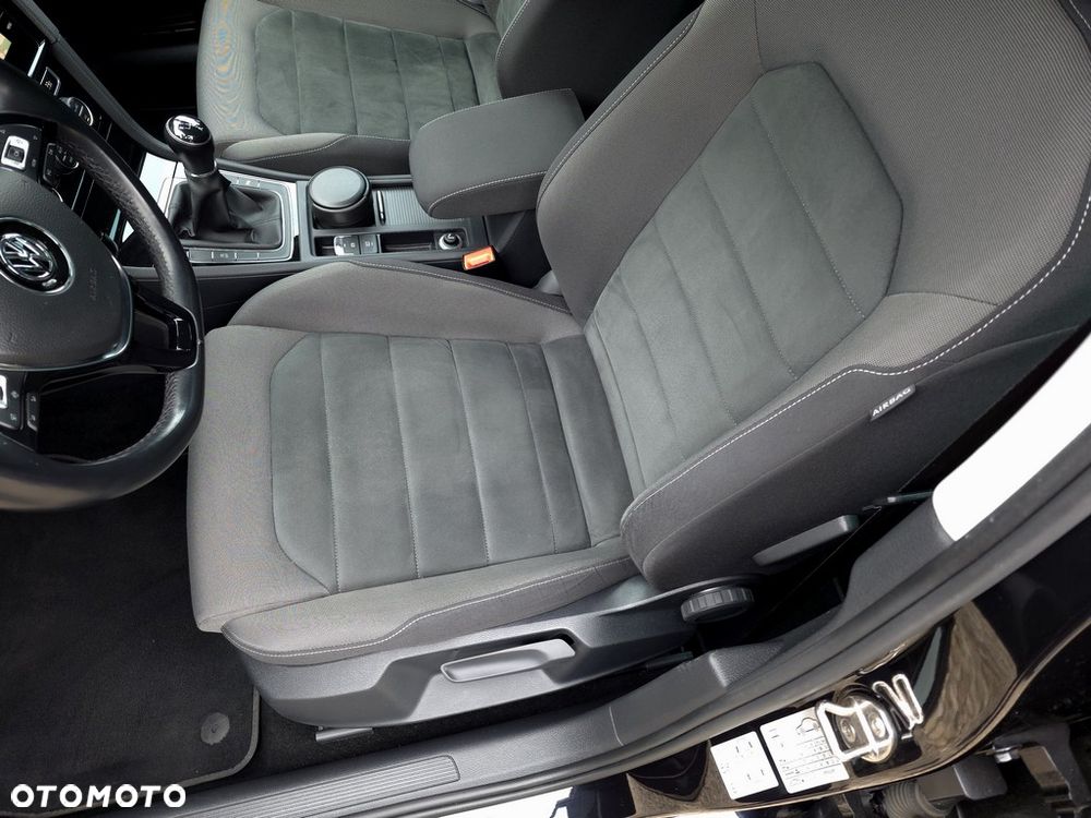 Volkswagen Golf - 14