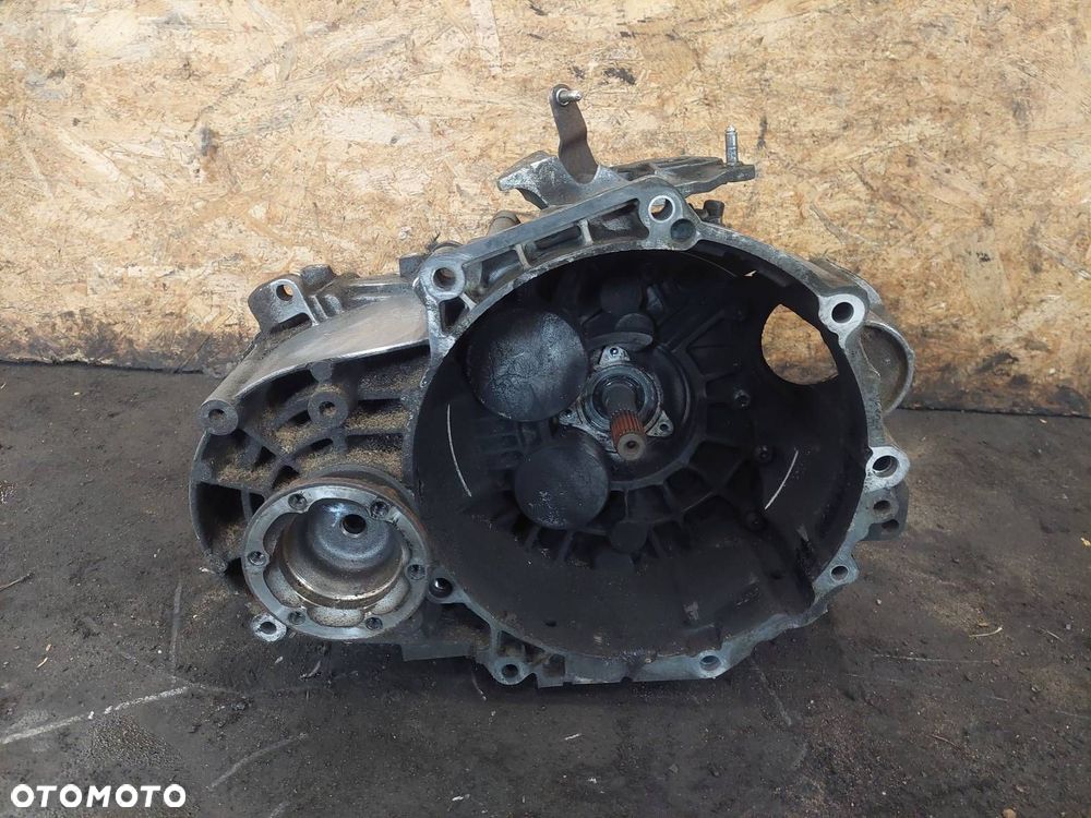 SKRZYNIA BIEGÓW VOLKSWAGEN PASSAT B6 2.0 TDI JLU MANUAL 6 BIEGÓW - 1
