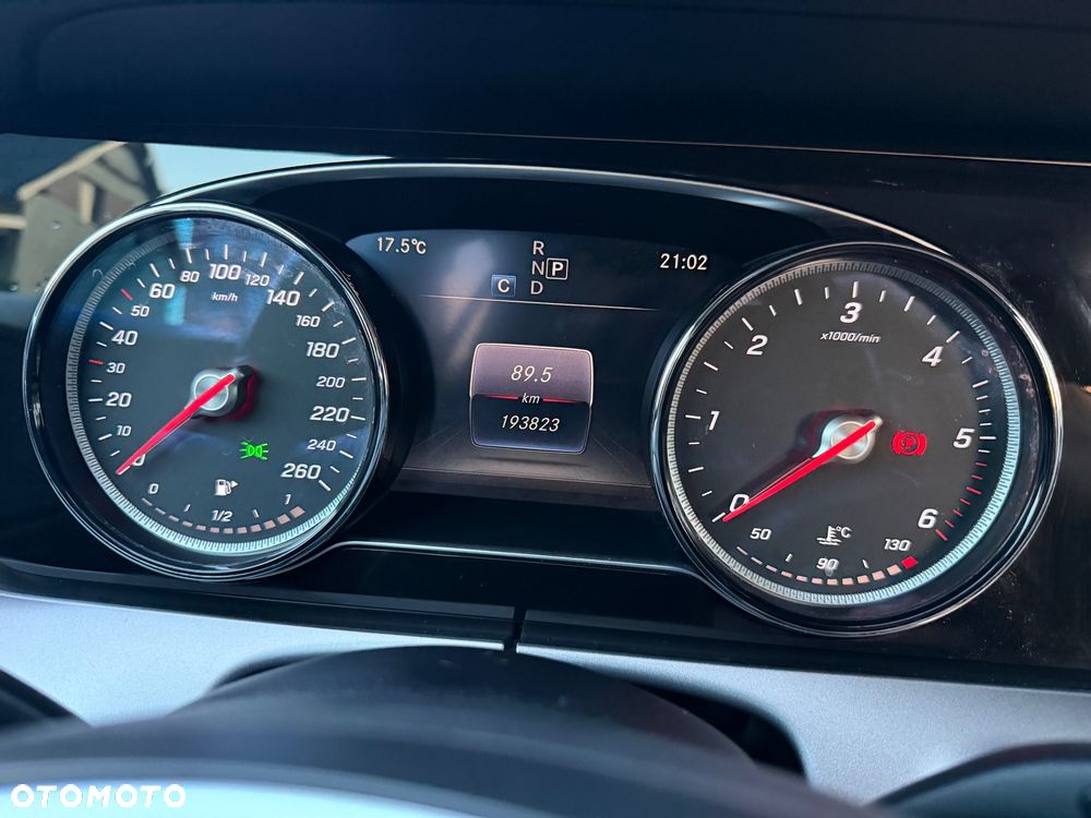 Mercedes-Benz Klasa E 220 d 9G-TRONIC - 15