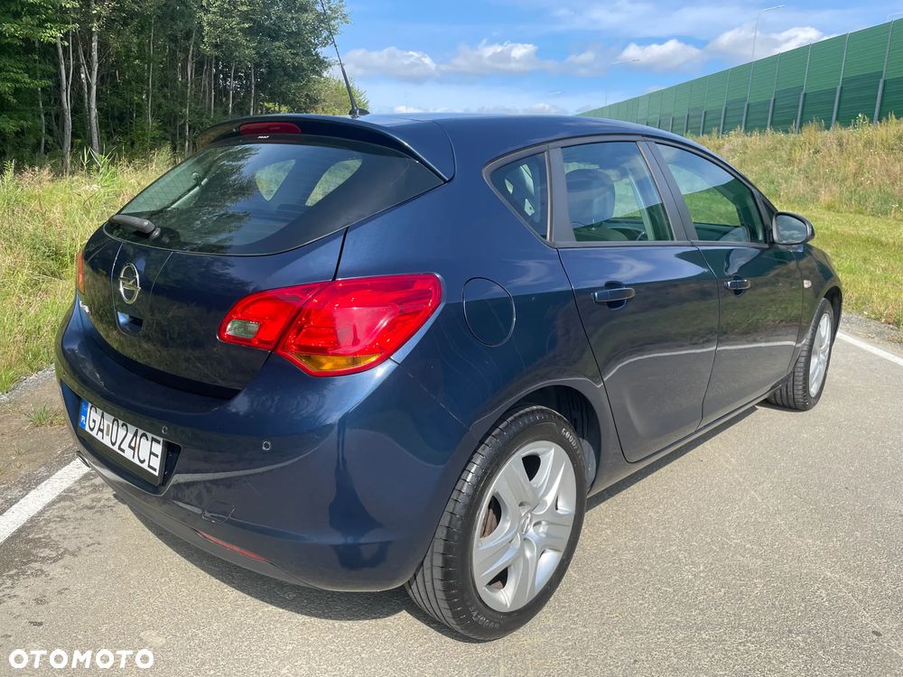Opel Astra 1.4 Turbo Exklusiv - 5