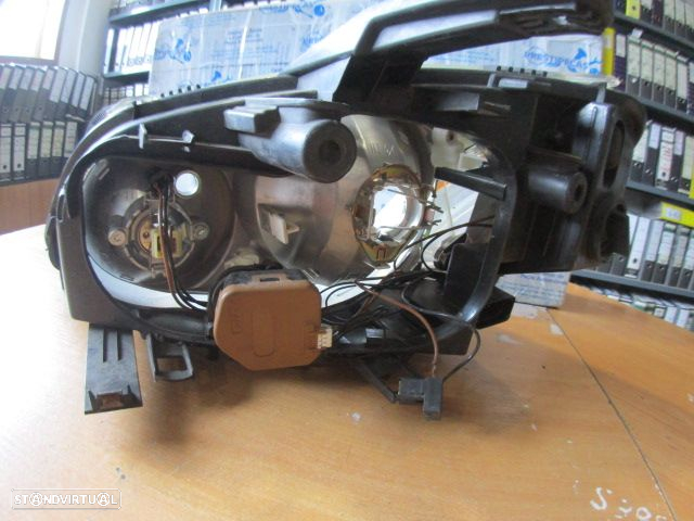 Farol Far1491 FORD FOCUS CMAX FASE 1 2004 1.6TDCI 110CV 5P CINZA DRT H7 + H1 - 3