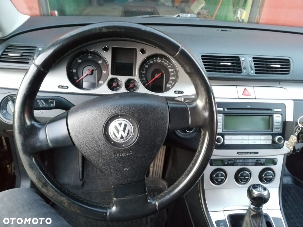Volkswagen Passat 2.0 TDI Individual - 13