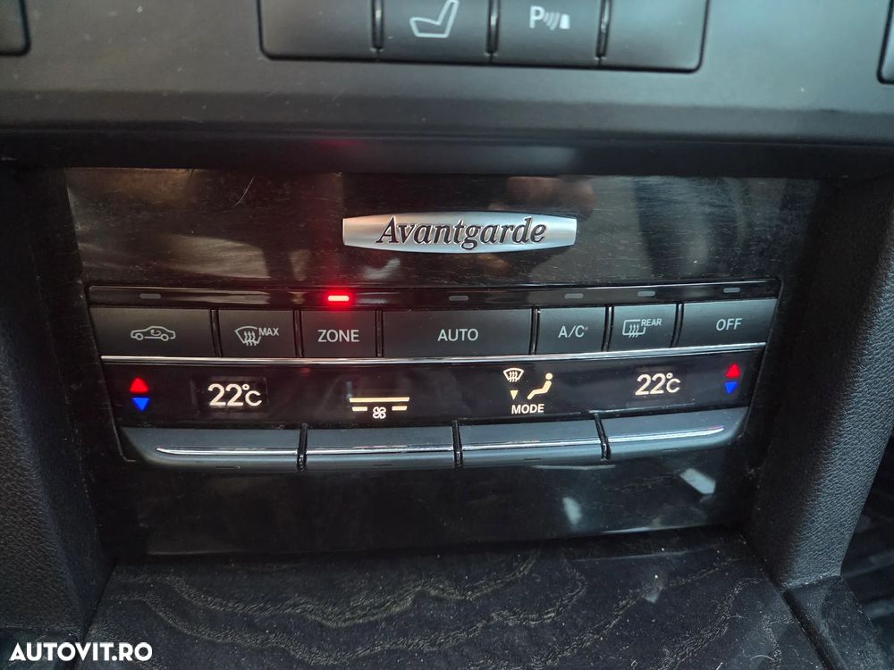 Mercedes-Benz E - 12