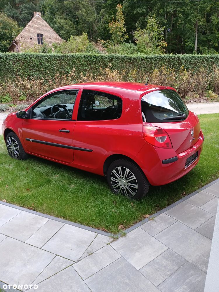 Renault Clio - 2