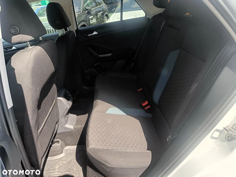 Volkswagen T-Roc - 10