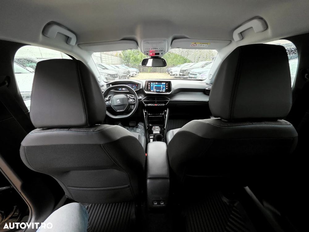 Peugeot 2008 PureTech 130 EAT8 GT - 18