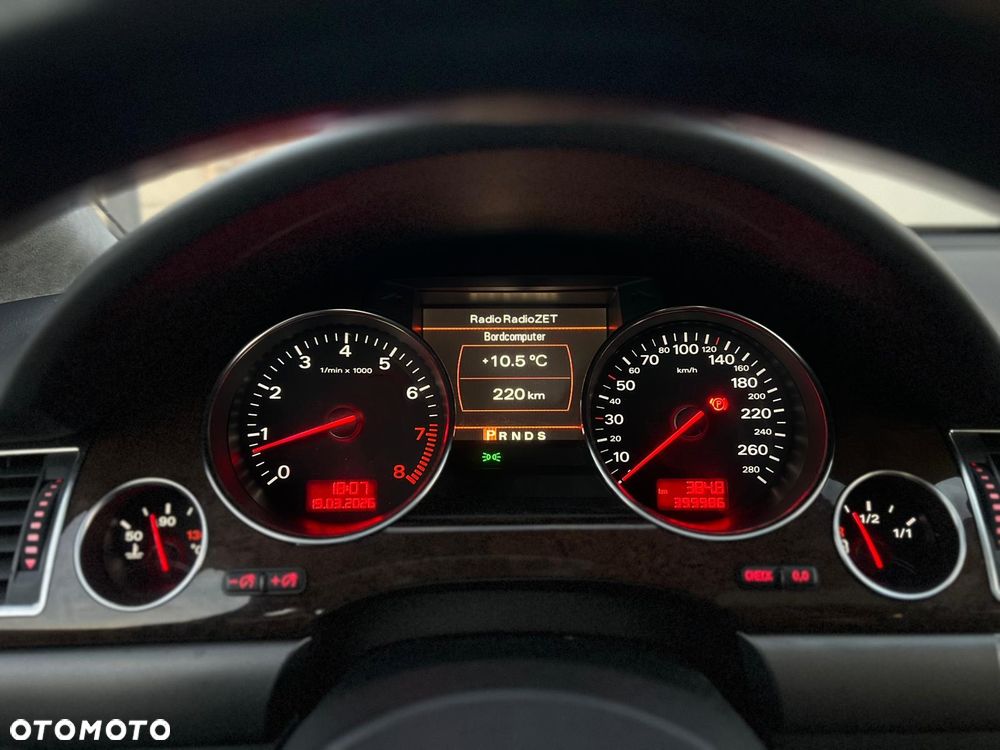 Audi A8 4.2 Quattro - 37