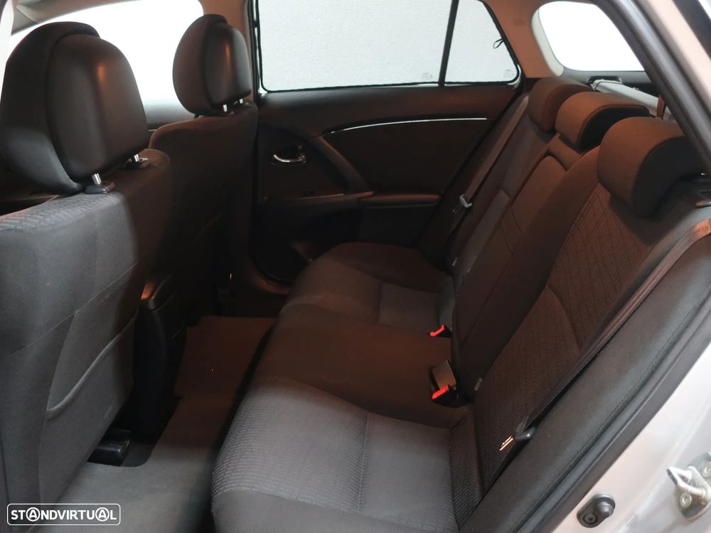 Toyota Avensis SW 2.0 D-4D Exclusive - 17