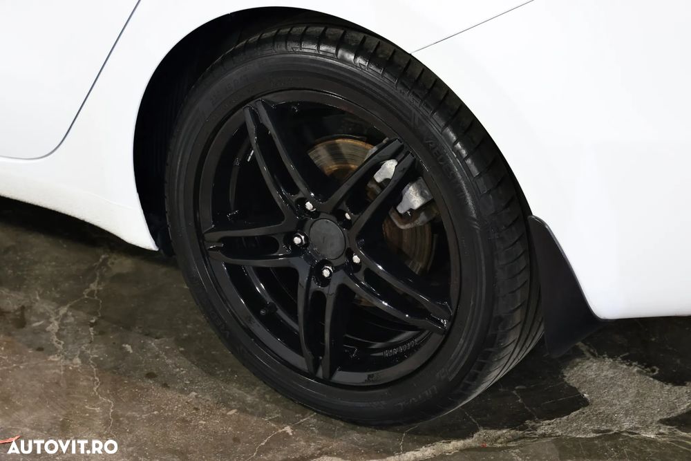 Kia Ceed 1.6 GDI Dream-Team Edition - 35