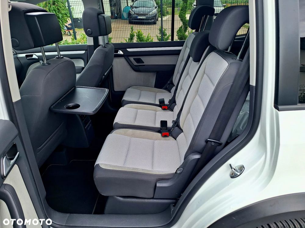 Volkswagen Touran - 31