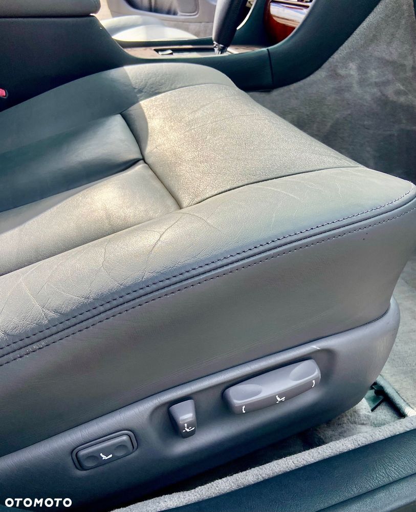 Lexus LS - 12