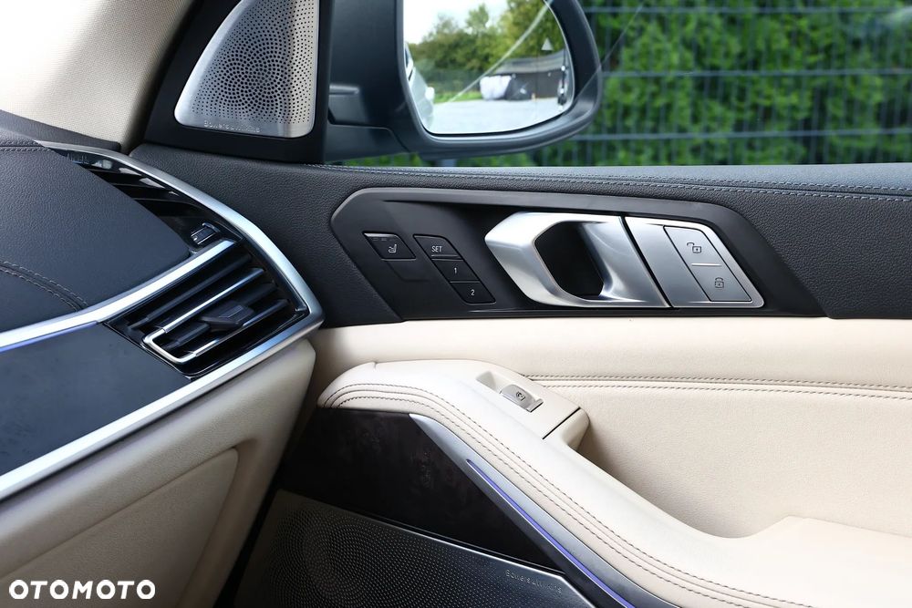 BMW X7 xDrive40d mHEV - 34