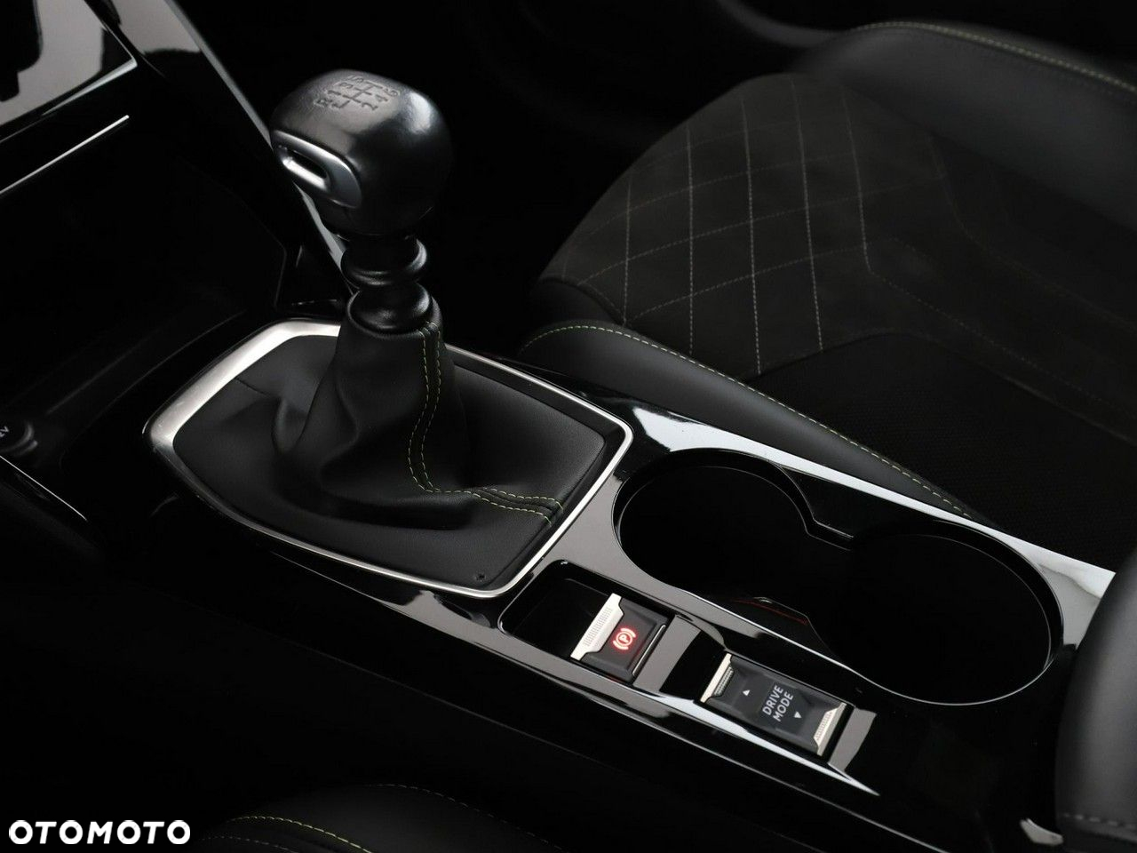 Peugeot 208 PureTech 100 GT Pack - 31