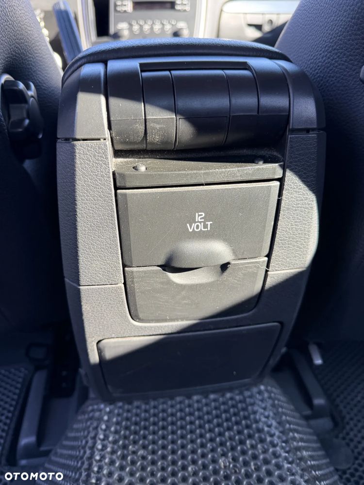 Volvo S60 2.5T Momentum - 31