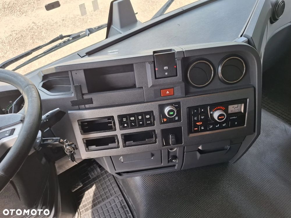 Renault 480 - 8