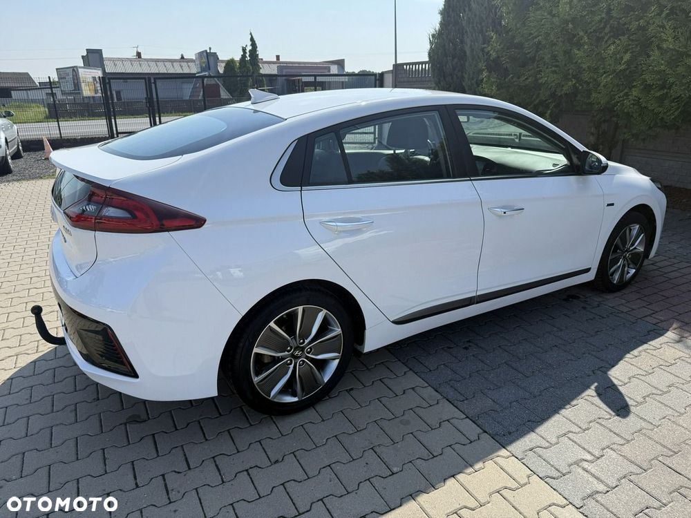 Hyundai IONIQ - 1