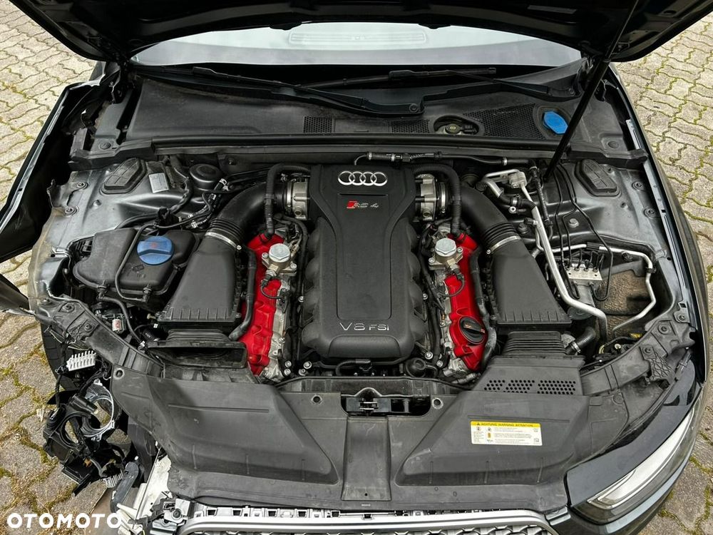Audi RS4 Avant - 29