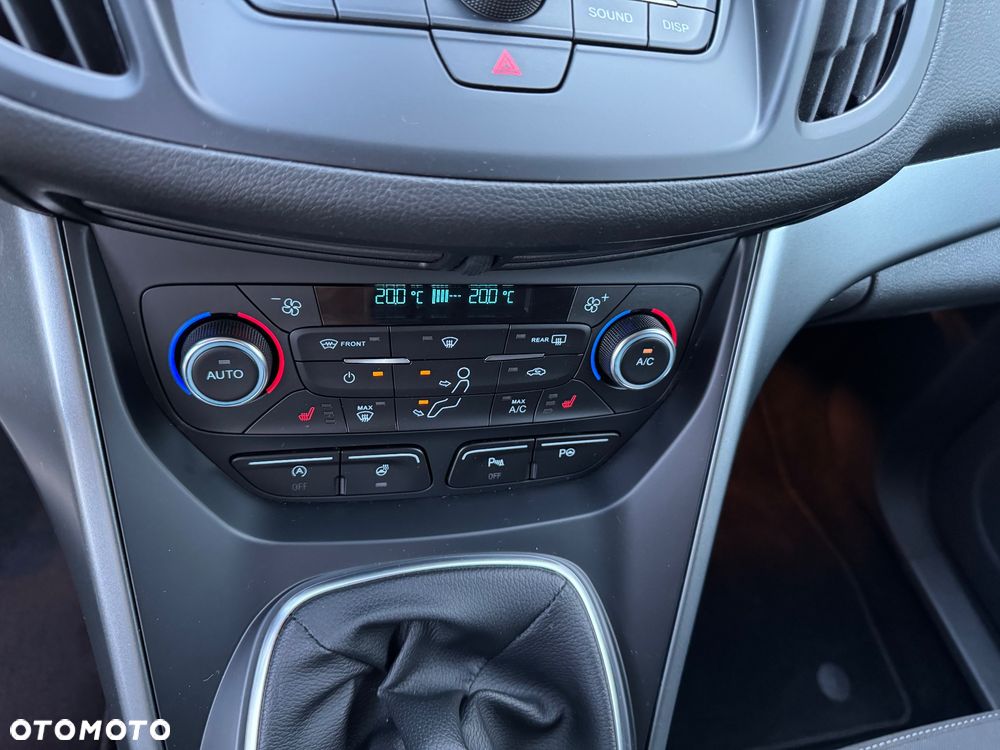 Ford Kuga 1.5 EcoBoost 2x4 Titanium - 37